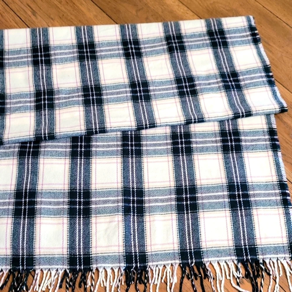 Hunter Green, Ivory & Light Pink Scarf/Wrap